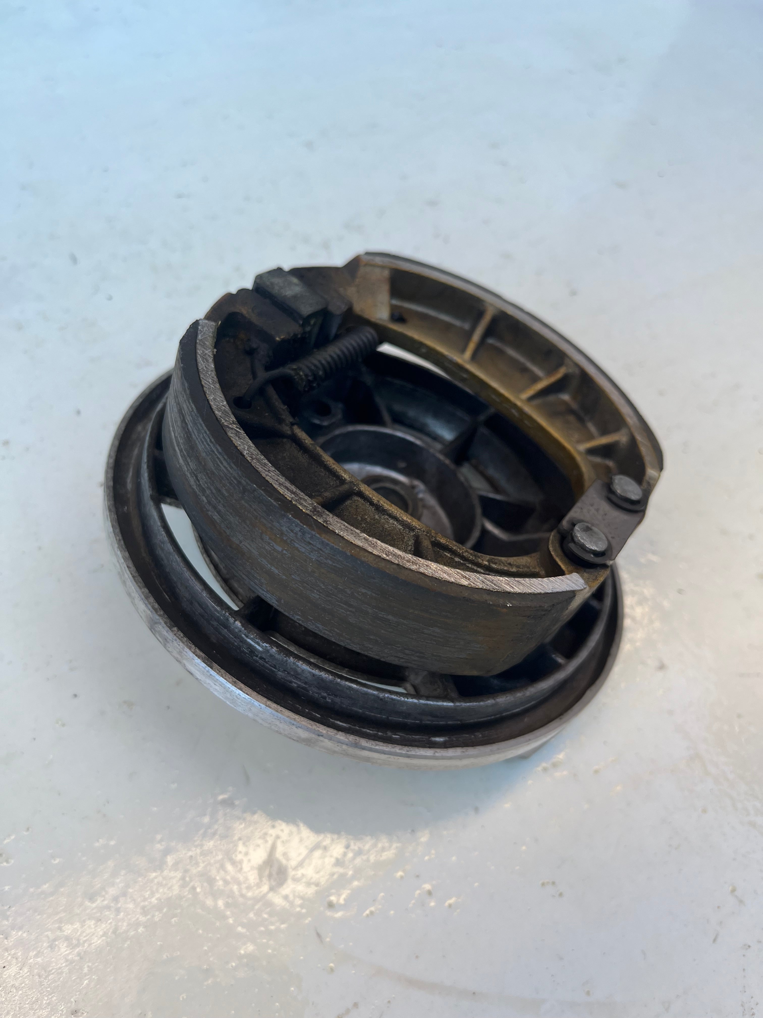 Bremsschild hinten