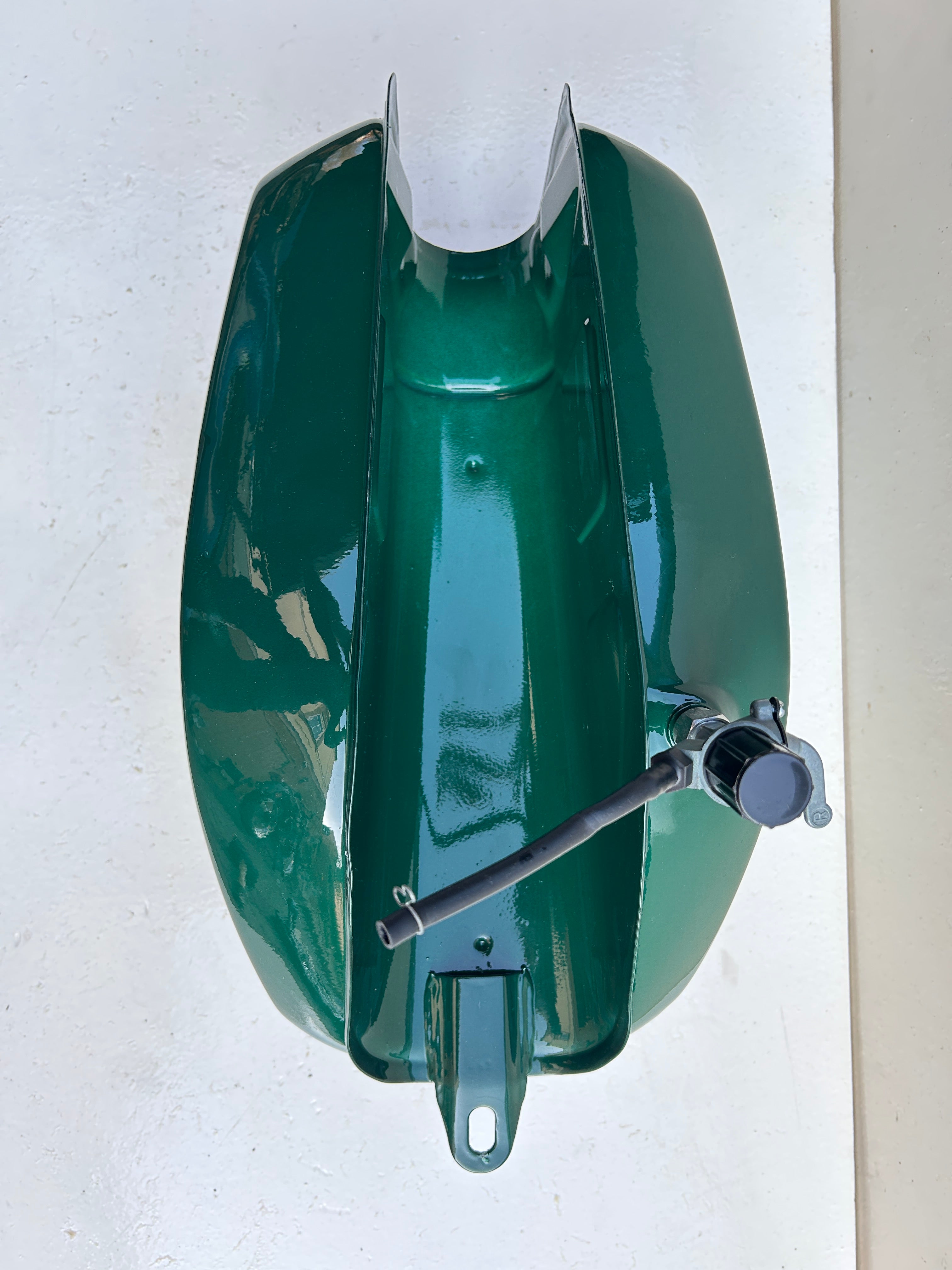 Tank inklusive Benzinhahn